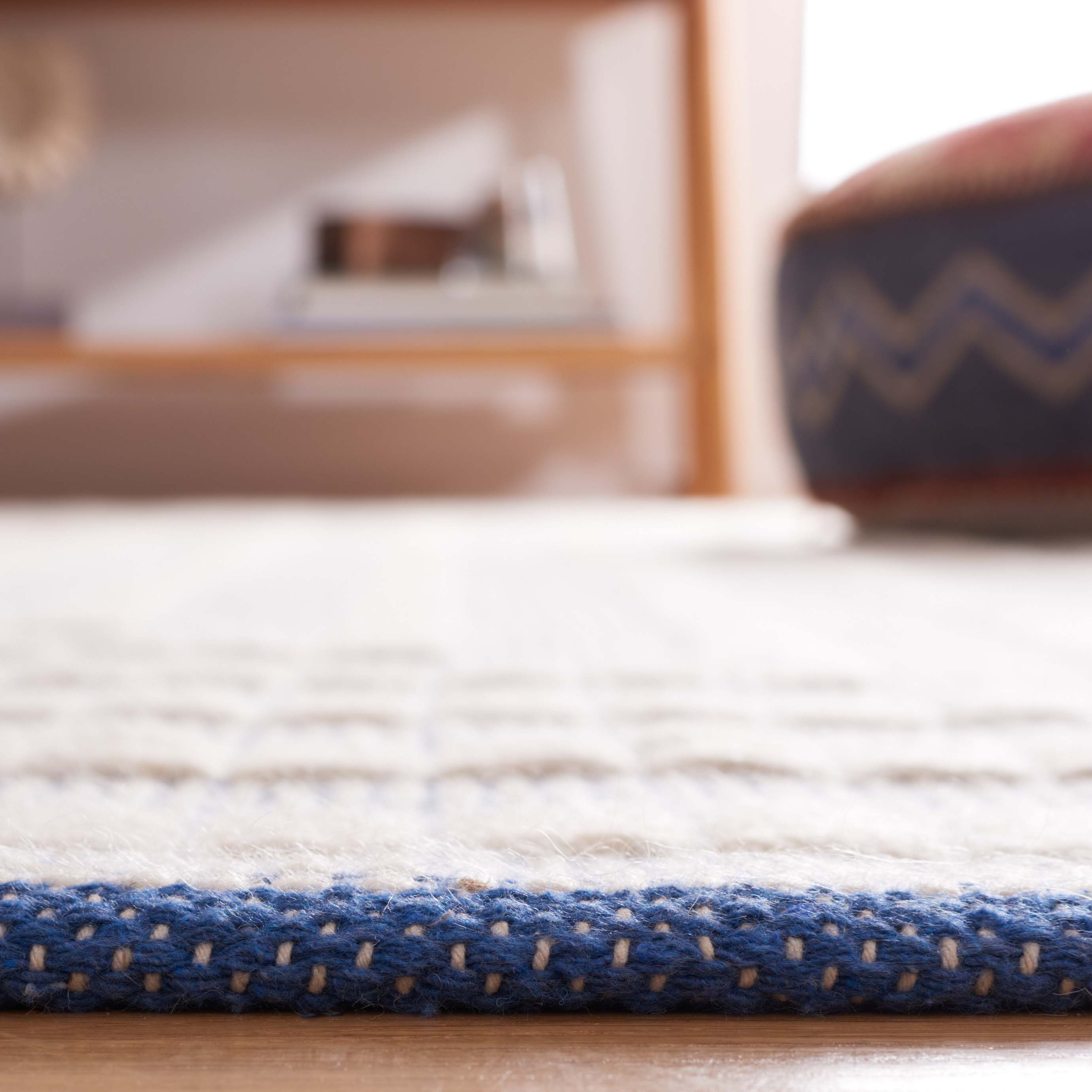 Safavieh Natura 226 Rug, NAT226 - BLUE / IVORY