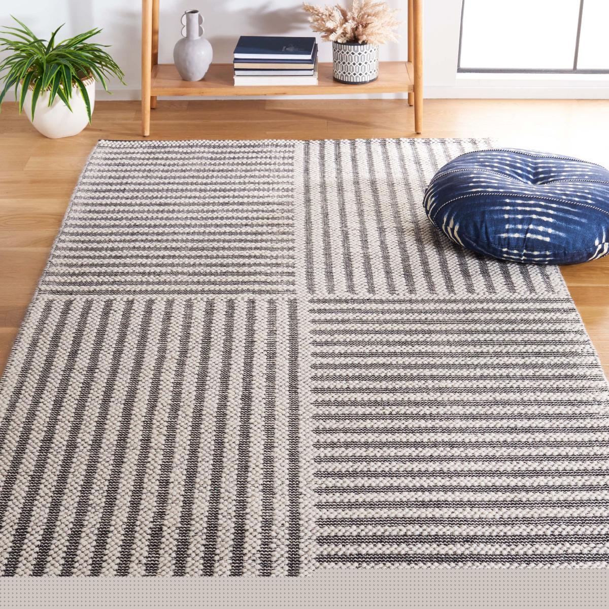 Safavieh Natura 227 Rug, NAT227 - IVORY / BLACK