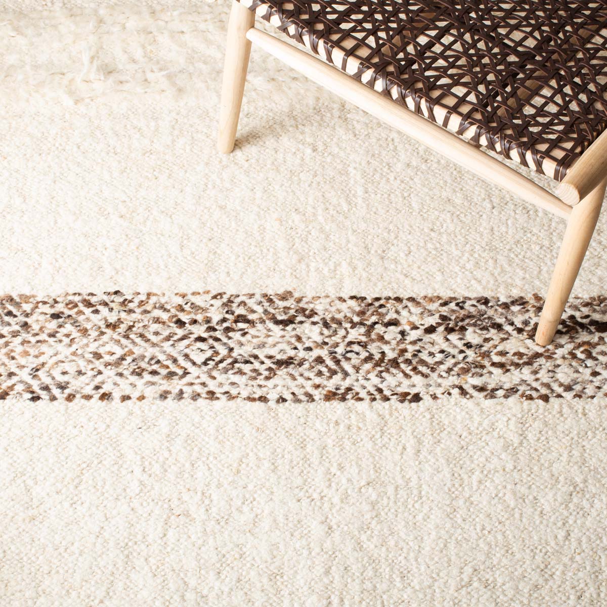 Safavieh Natura 321 Rug, NAT321 - IVORY / BROWN