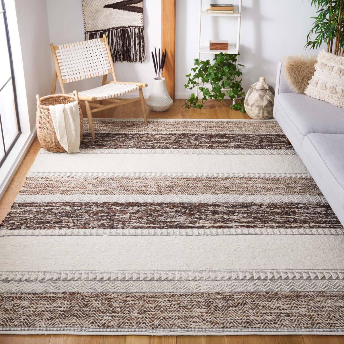 Safavieh Natura 326 Rug, NAT326 - BROWN / IVORY