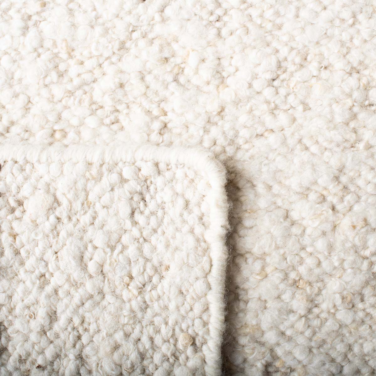 Safavieh Natura 328 Rug, NAT328 - BLACK / IVORY