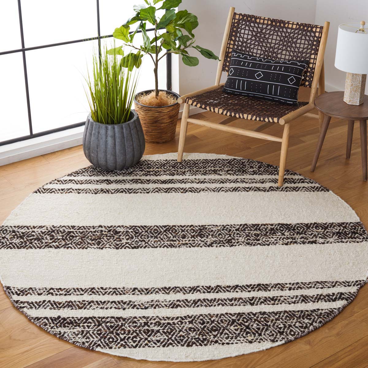 Safavieh Natura 328 Rug, NAT328 - BLACK / IVORY