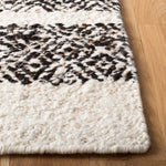Safavieh Natura 329 Rug, NAT329 - BLACK / IVORY