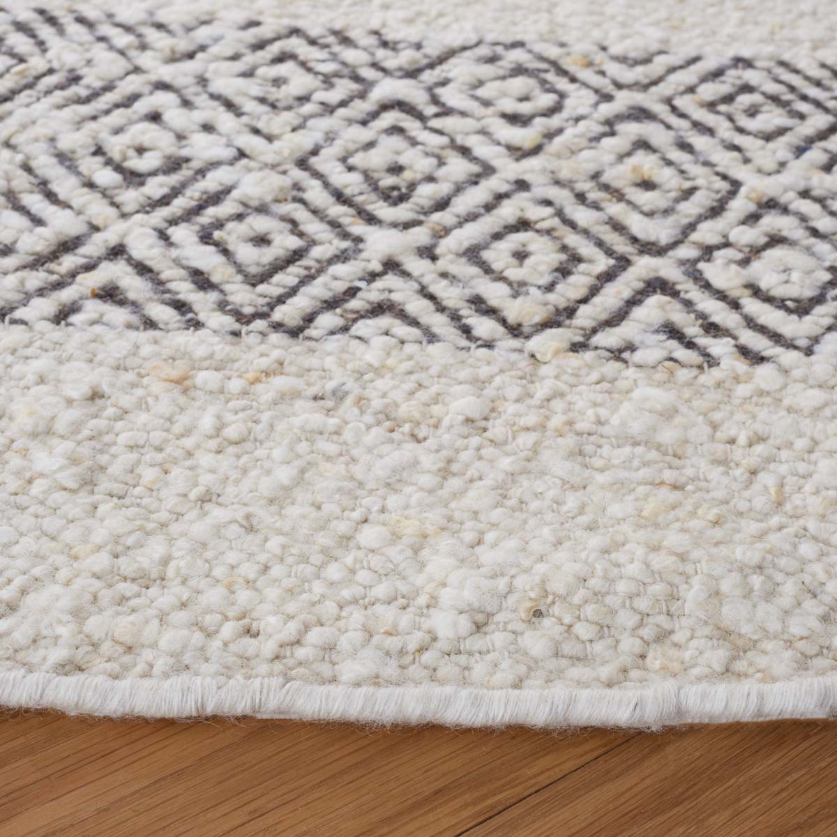 Safavieh Natura 332 Rug, NAT332 - IVORY