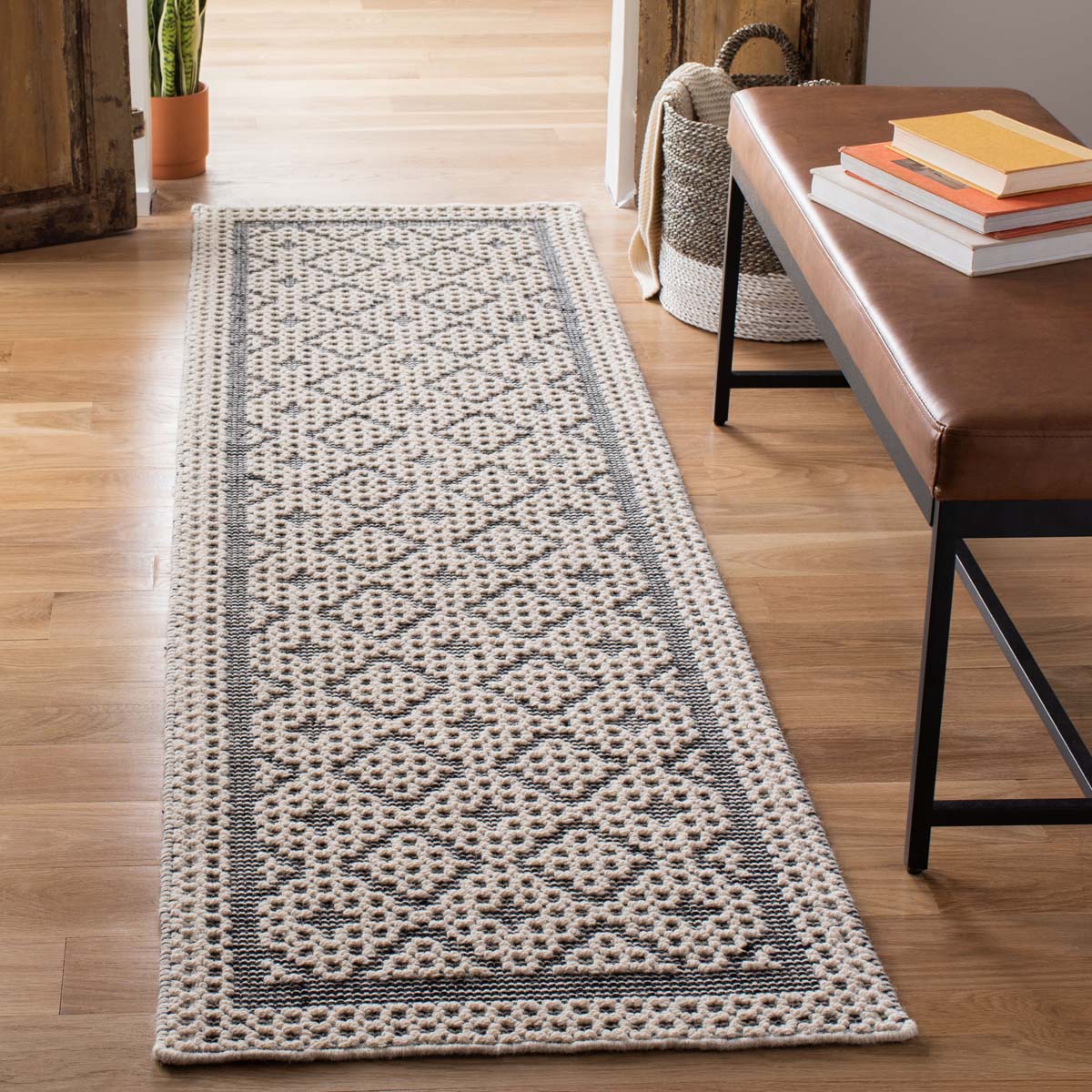 Safavieh Natura 624 Rug, NAT624 - CREME / BLACK
