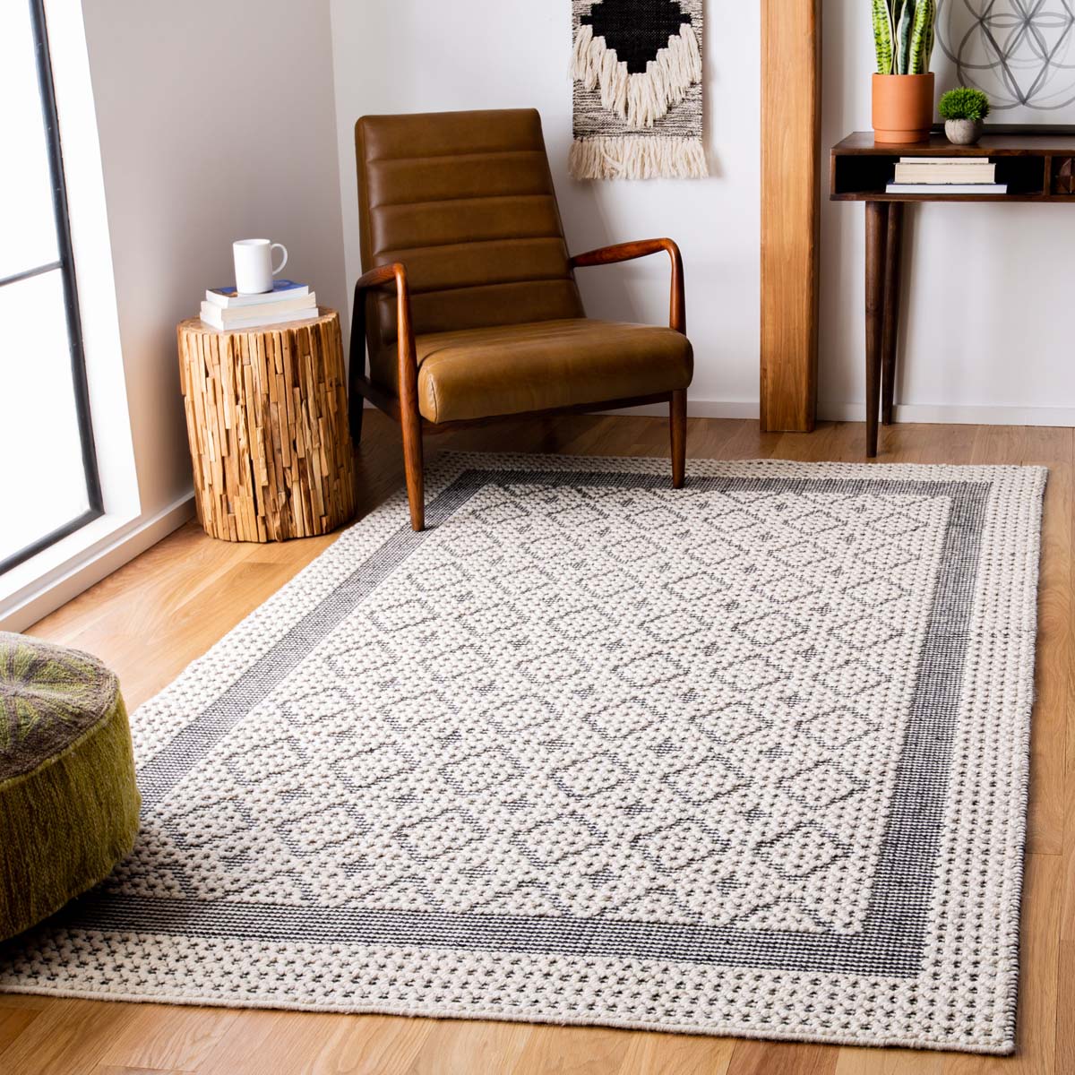 Safavieh Natura 624 Rug, NAT624 - CREME / BLACK