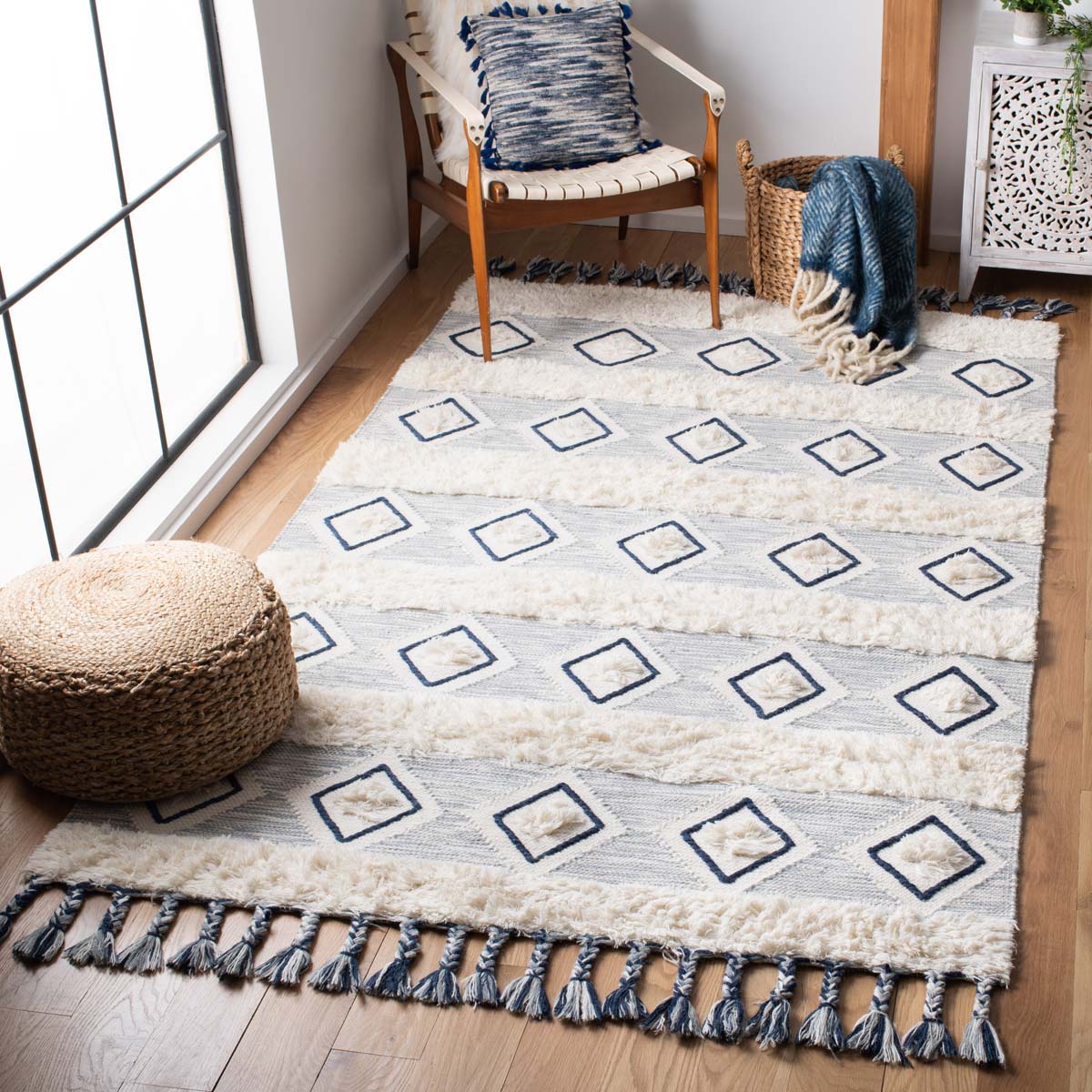Safavieh Natura 678 Rug, NAT678 - IVORY / BLUE