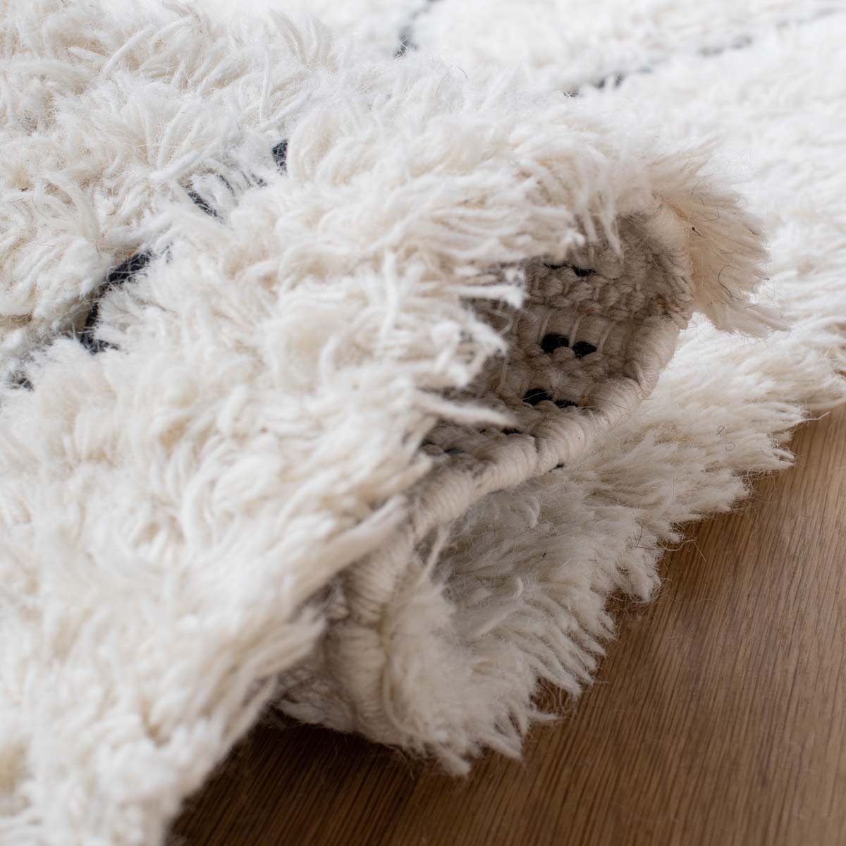 Safavieh Natura 683 Rug, NAT683 - IVORY / BLACK