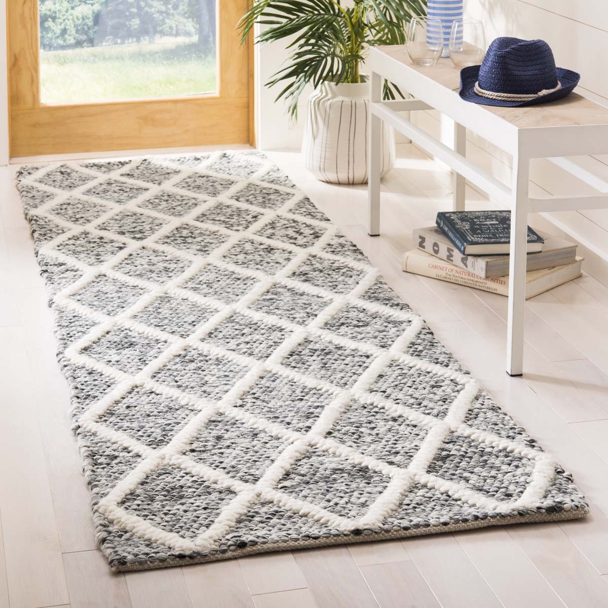 Safavieh Natura 711 Rug, NAT711 - IVORY / BLACK