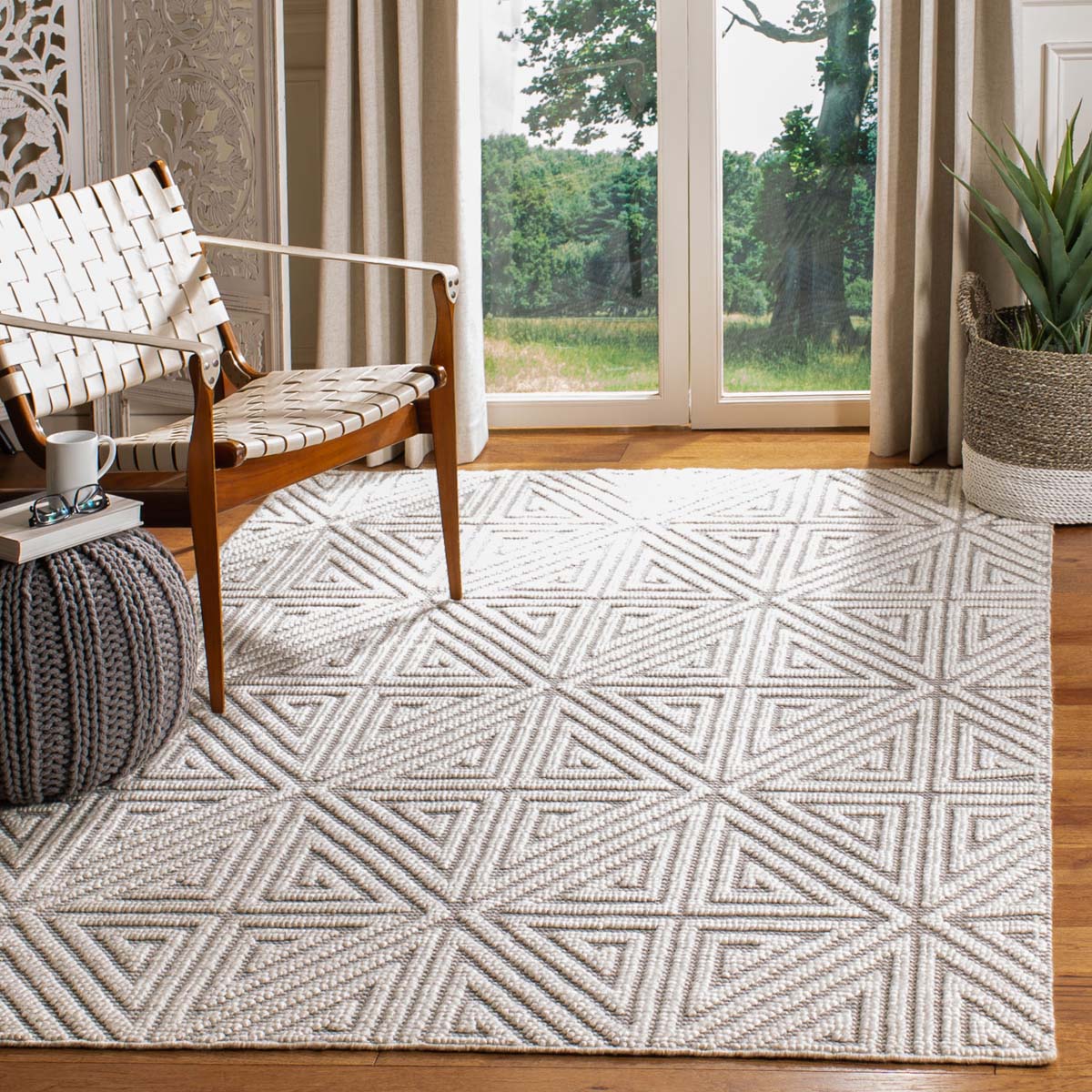 Safavieh Natural Fiber 556 Rug, NF556 - GREY / IVORY