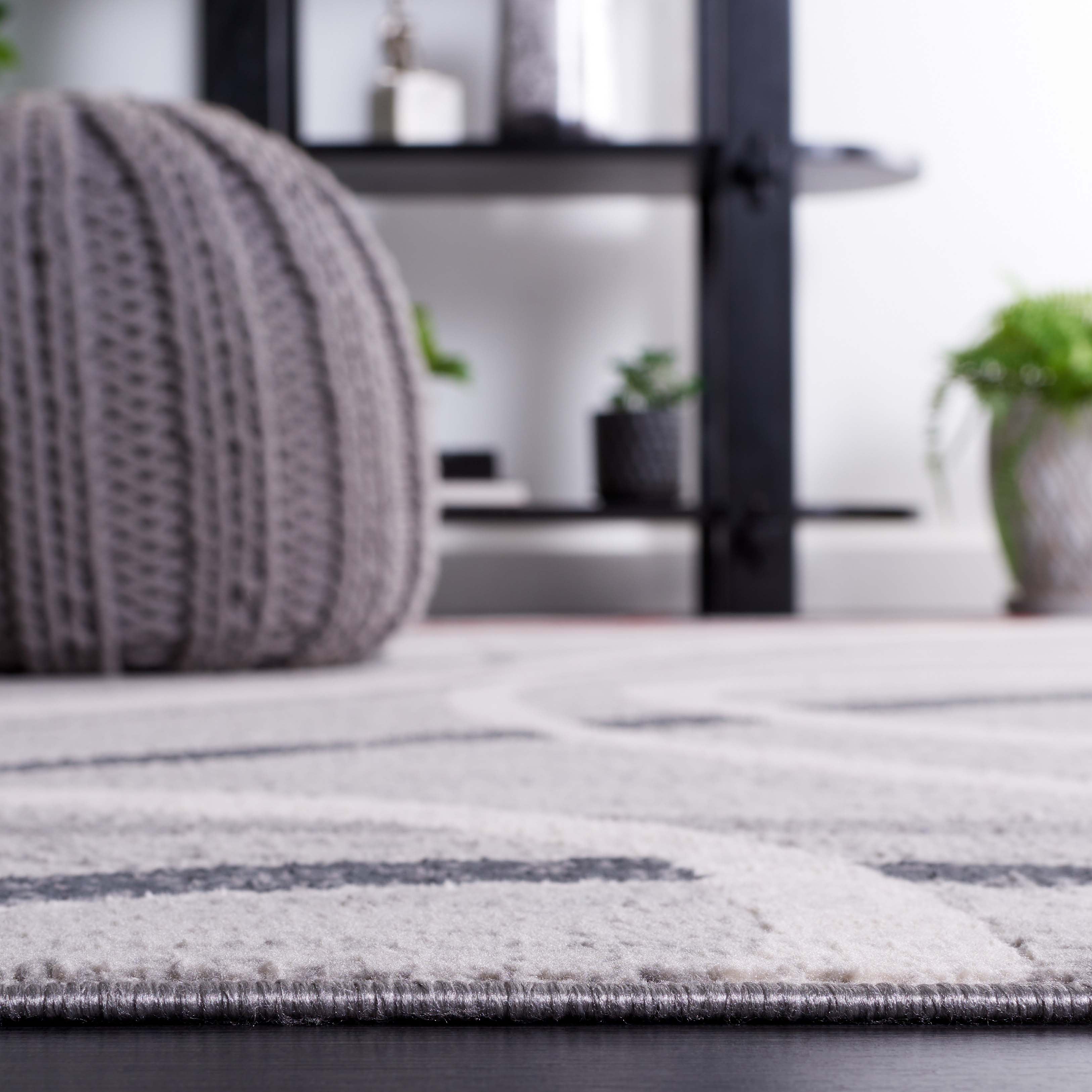 Safavieh Odyssey 812 Rug, ODY812 - Grey / Red Ivory