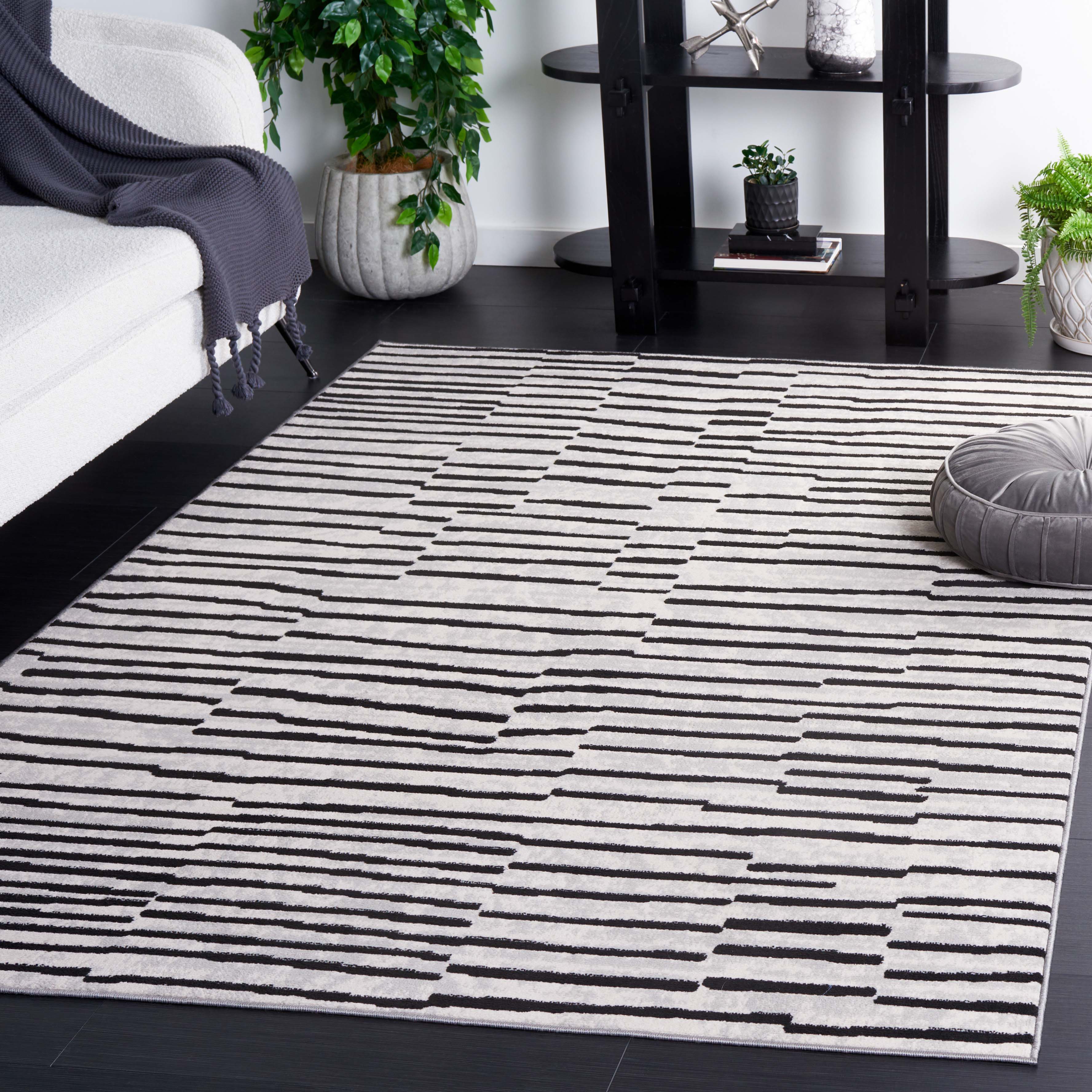 Safavieh Odyssey 814 Rug, ODY814 - Grey / Black