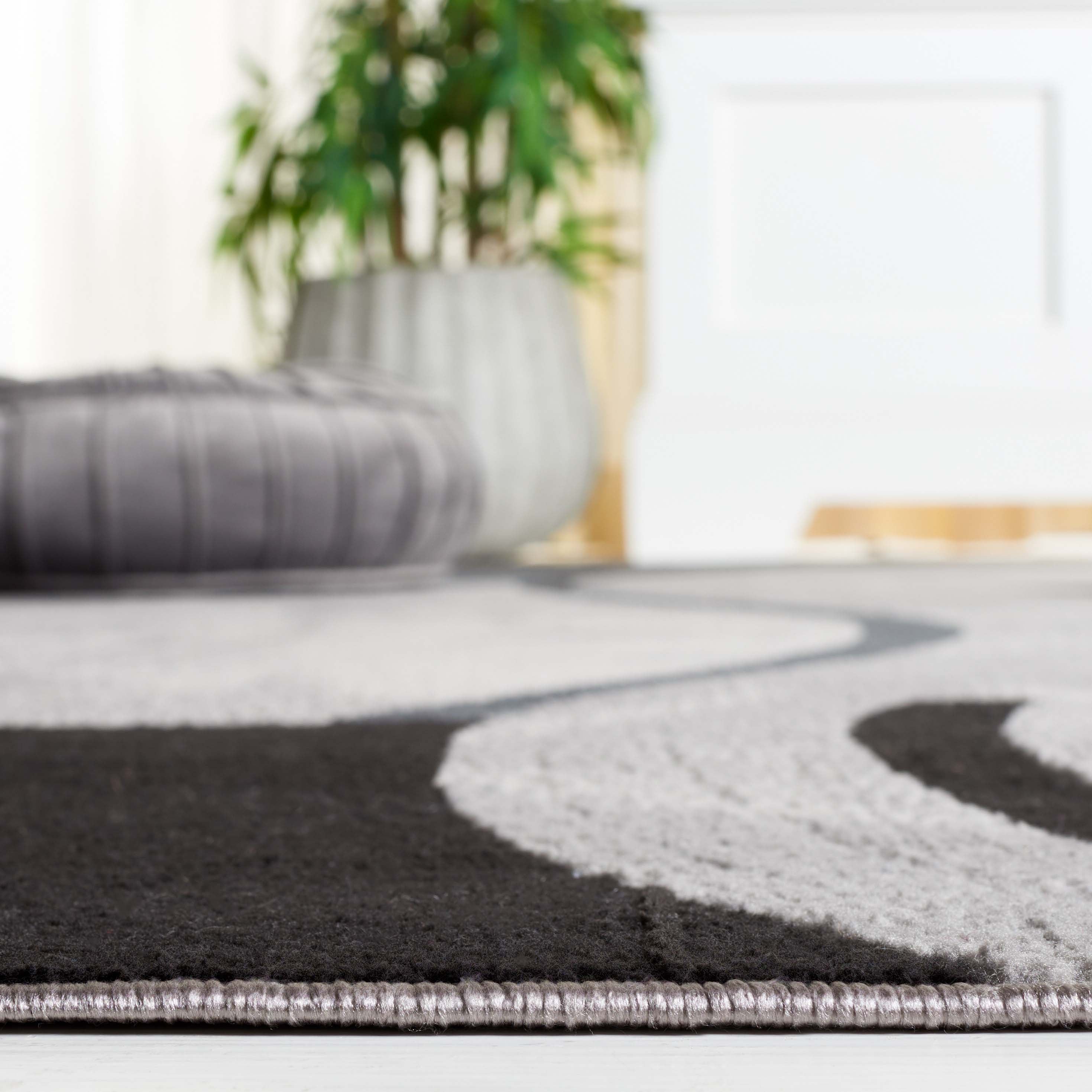 Safavieh Odyssey 826 Rug, ODY826 - Ivory / Grey Black