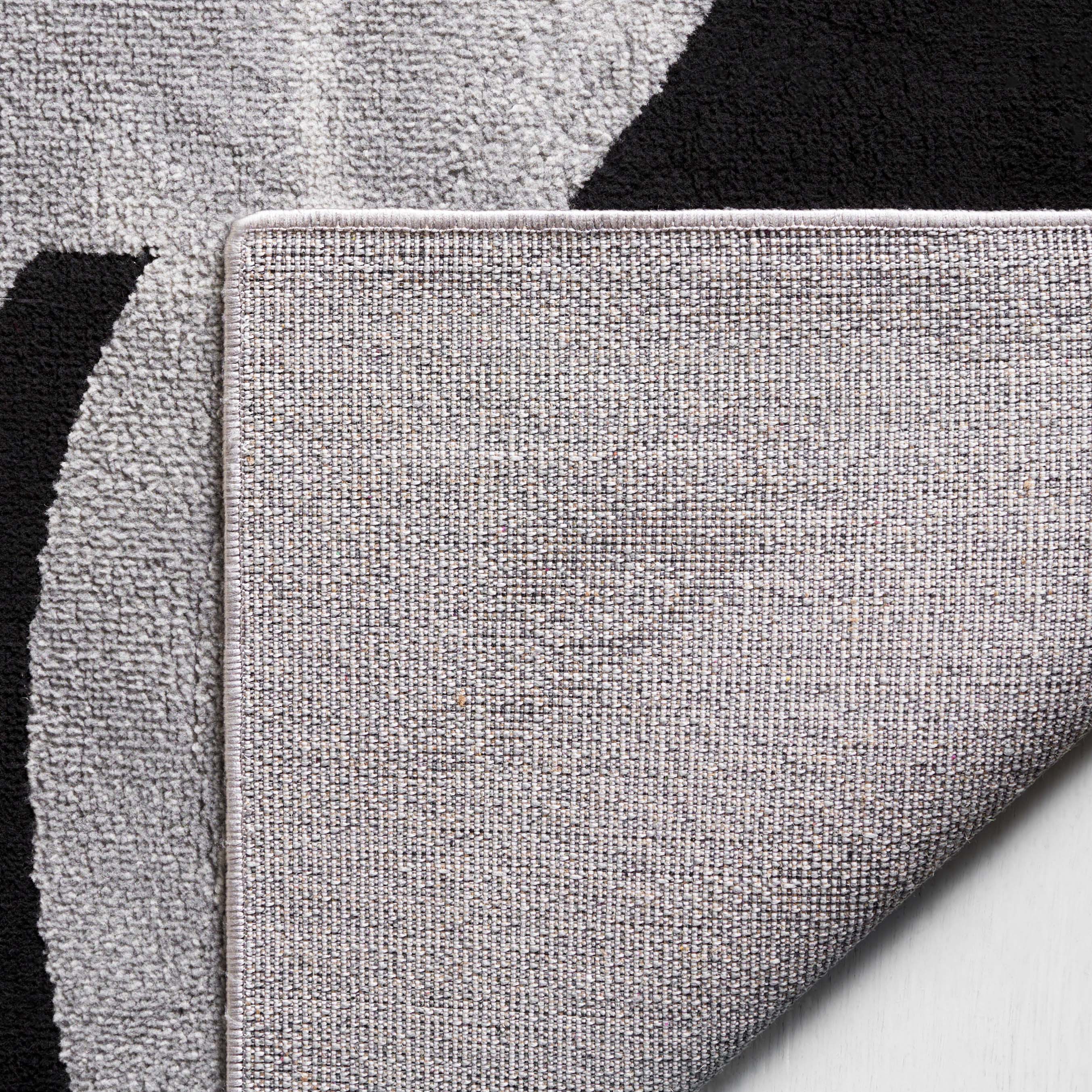 Safavieh Odyssey 826 Rug, ODY826 - Ivory / Grey Black