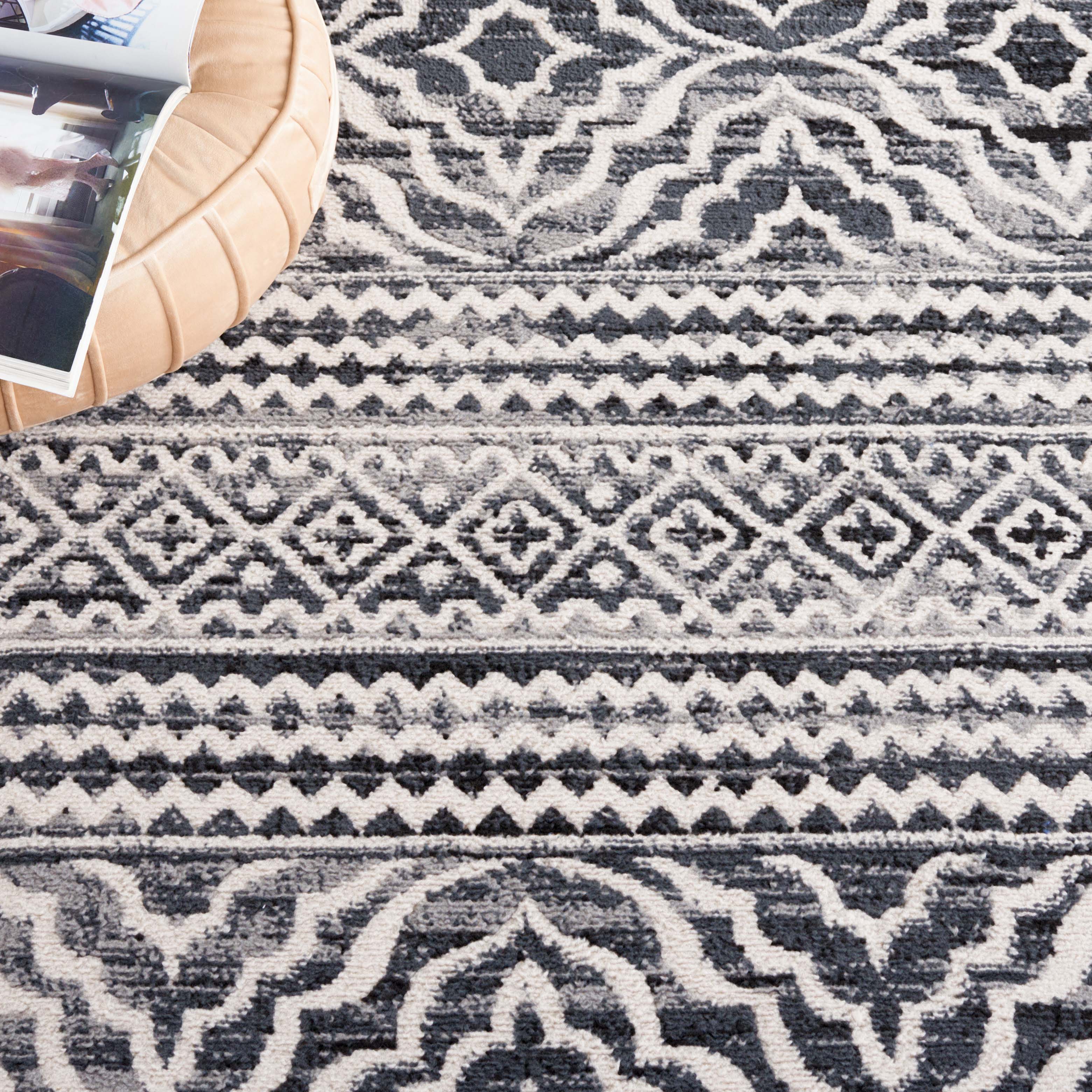 Safavieh Odyssey 852 Rug, ODY852 - Black / Ivory