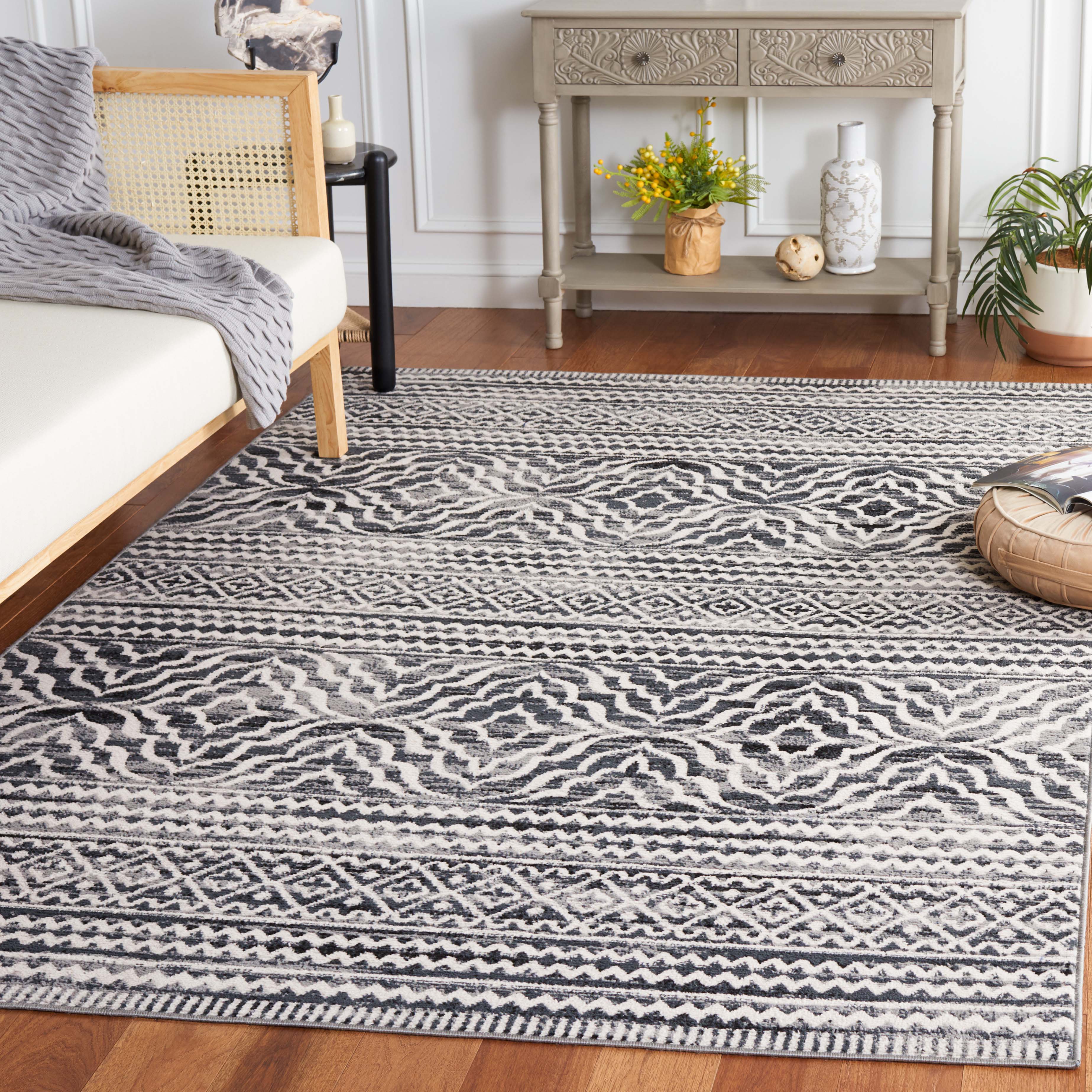 Safavieh Odyssey 852 Rug, ODY852 - Black / Ivory