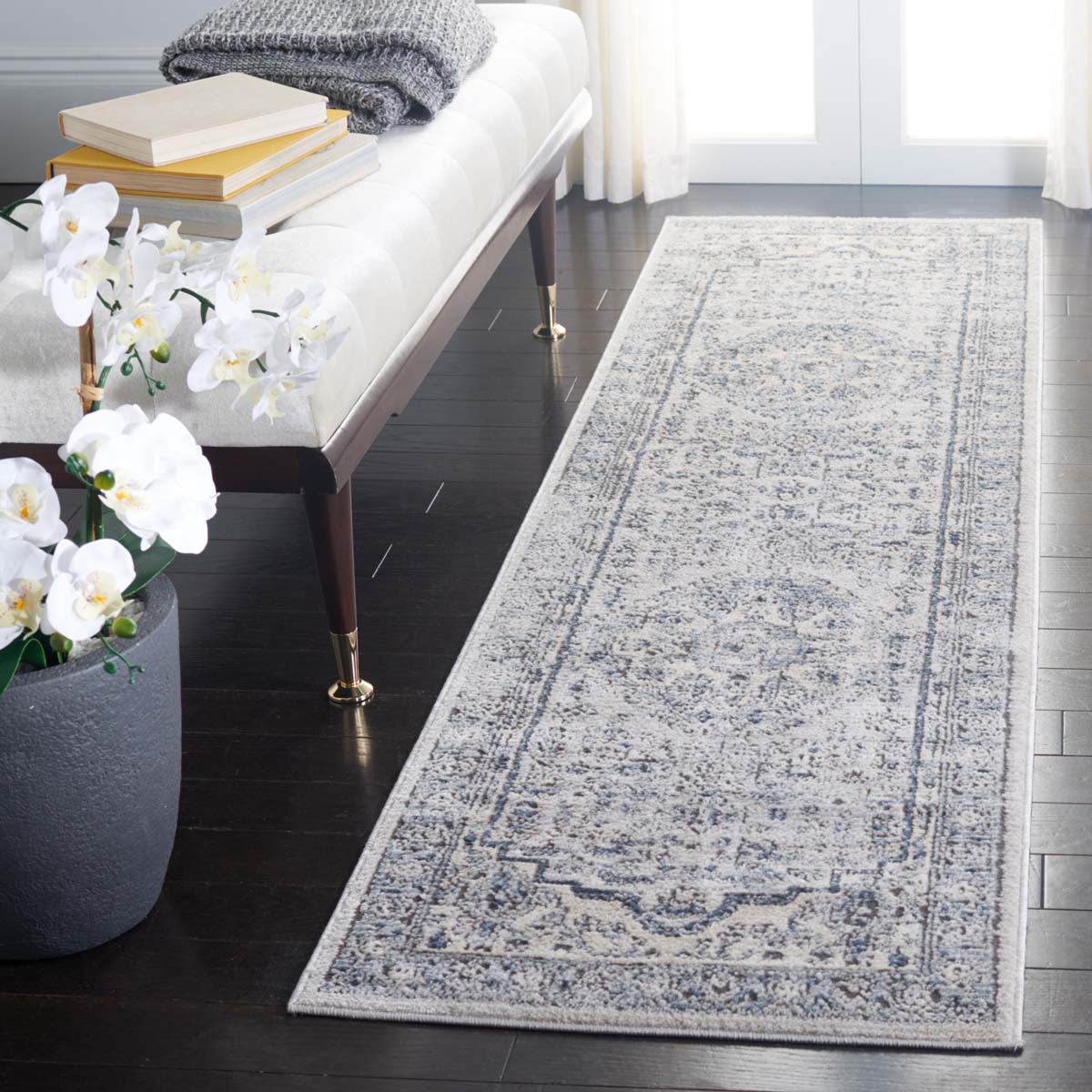 Safavieh Oregon 877 Rug, ORE877 - LIGHT BLUE / IVORY