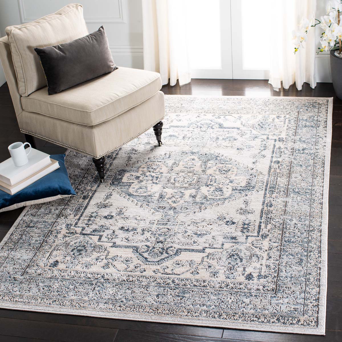 Safavieh Oregon 877 Rug, ORE877 - LIGHT BLUE / IVORY
