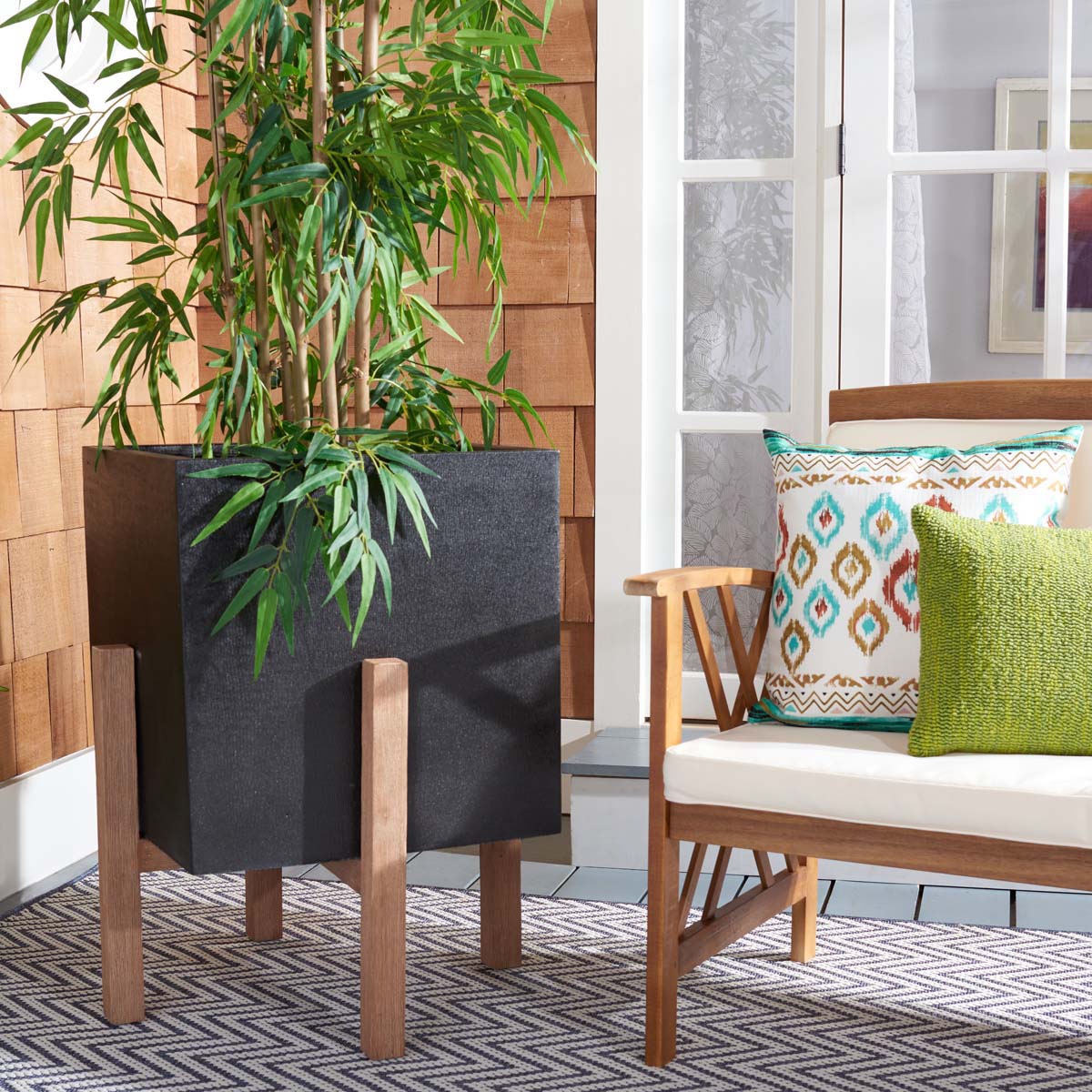 Safavieh Anston Planter, PAT1513 - Natural/Black