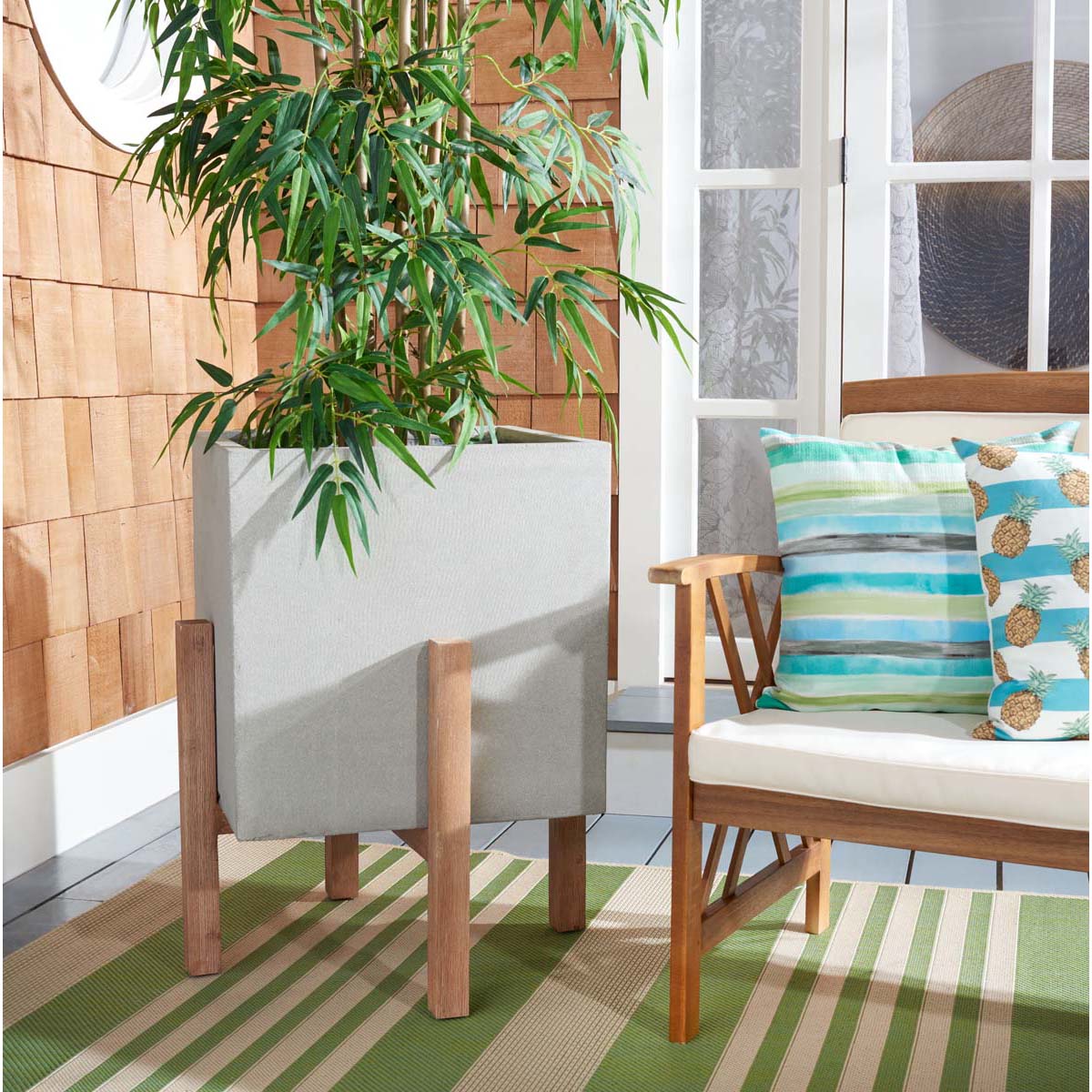 Safavieh Anston Planter, PAT1513 - Natural/Light Grey