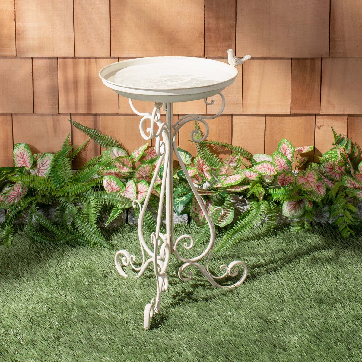 Safavieh Ashlan Bird Bath , PAT5024 - Pearl White