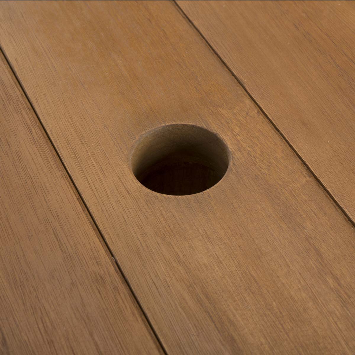 Safavieh Wales Round 47.24, PAT7036 - Natural