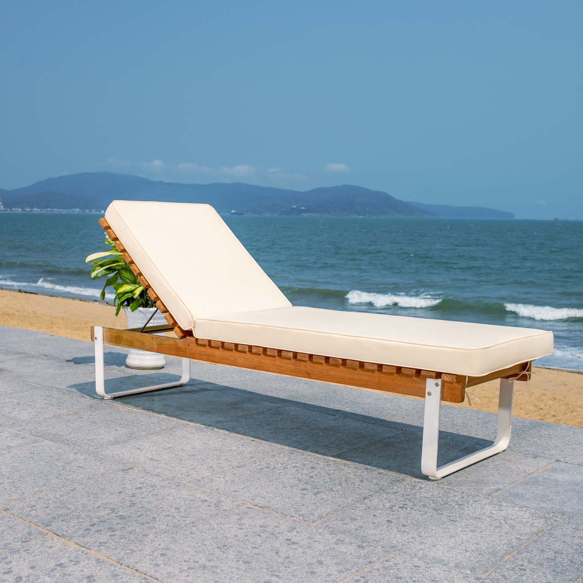 Safavieh Nuca Sunlounger , PAT7084 - Natural / White
