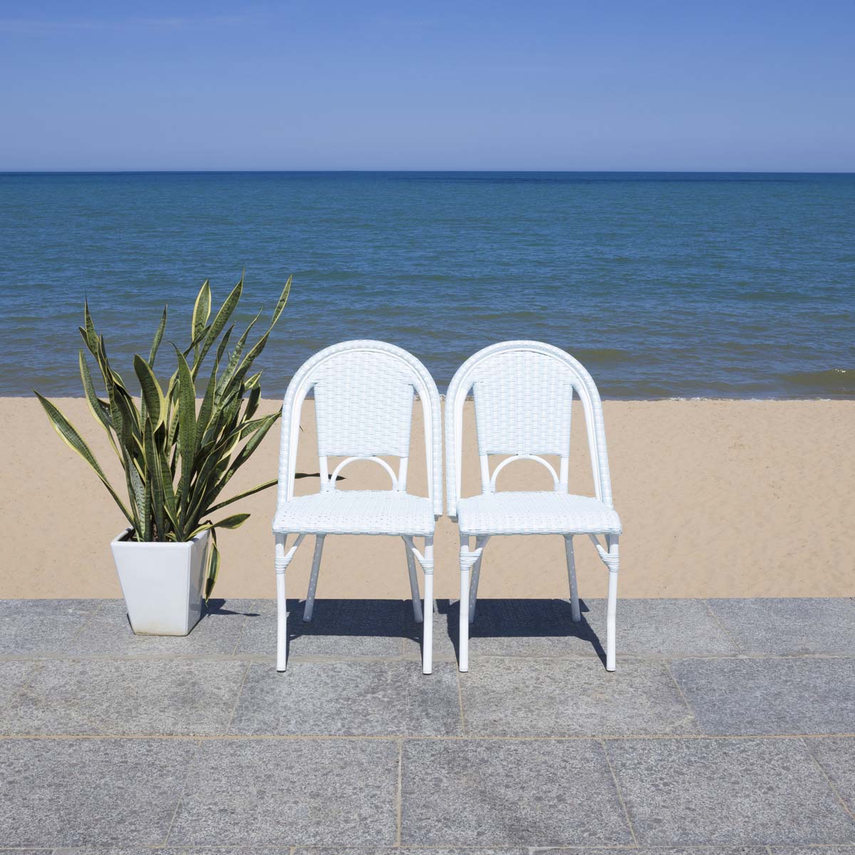 Safavieh California Side Chairs (Set of 2) , PAT7530 - Baby Blue / White