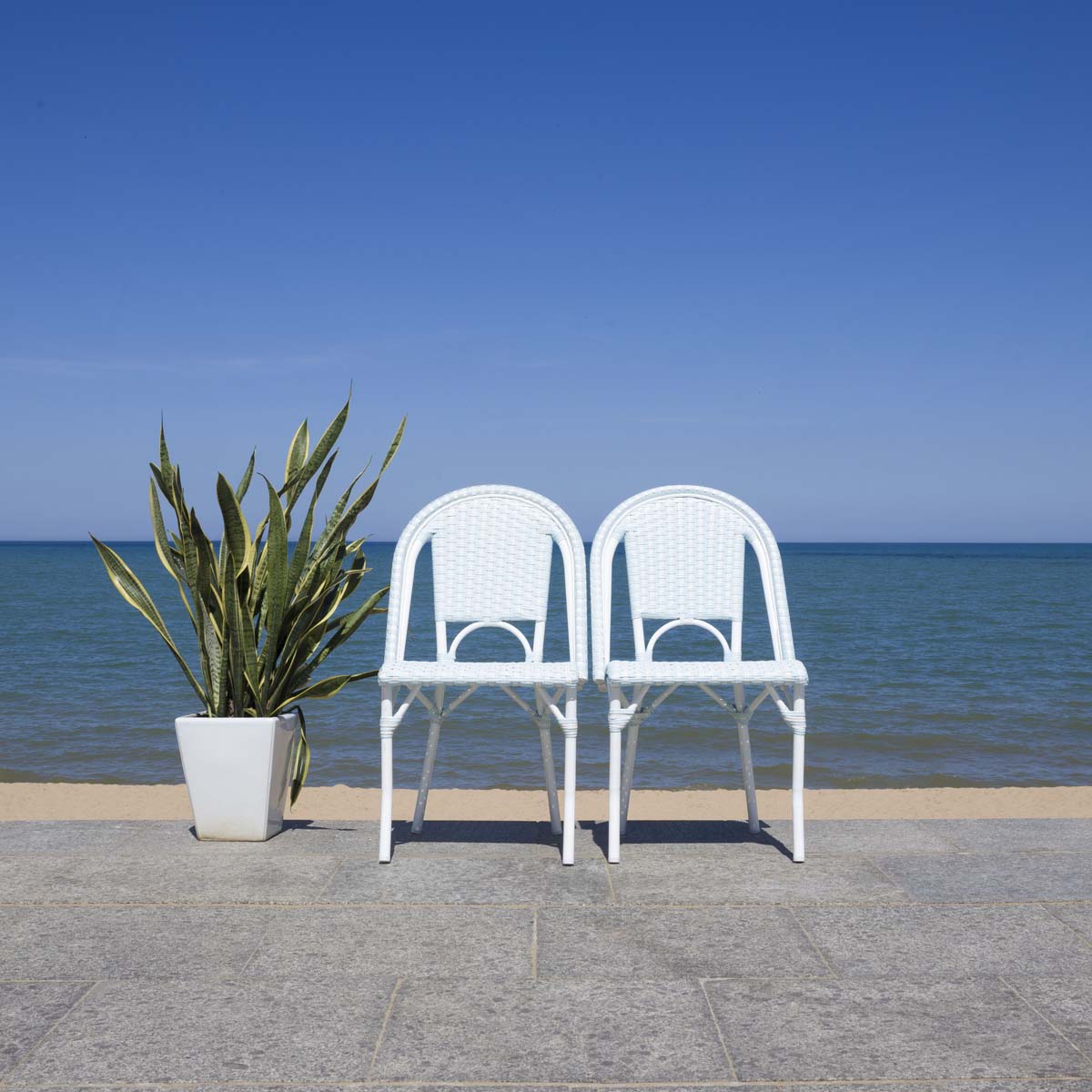 Safavieh California Side Chairs (Set of 2) , PAT7530 - Baby Blue / White