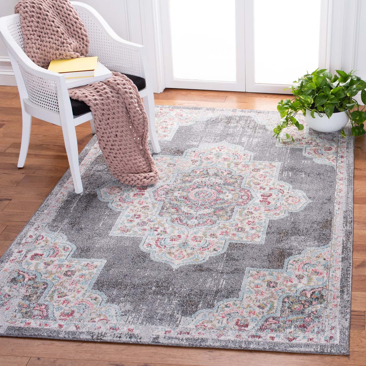 Safavieh Phoenix 277 Rug, PHX277 - Grey / Ivory