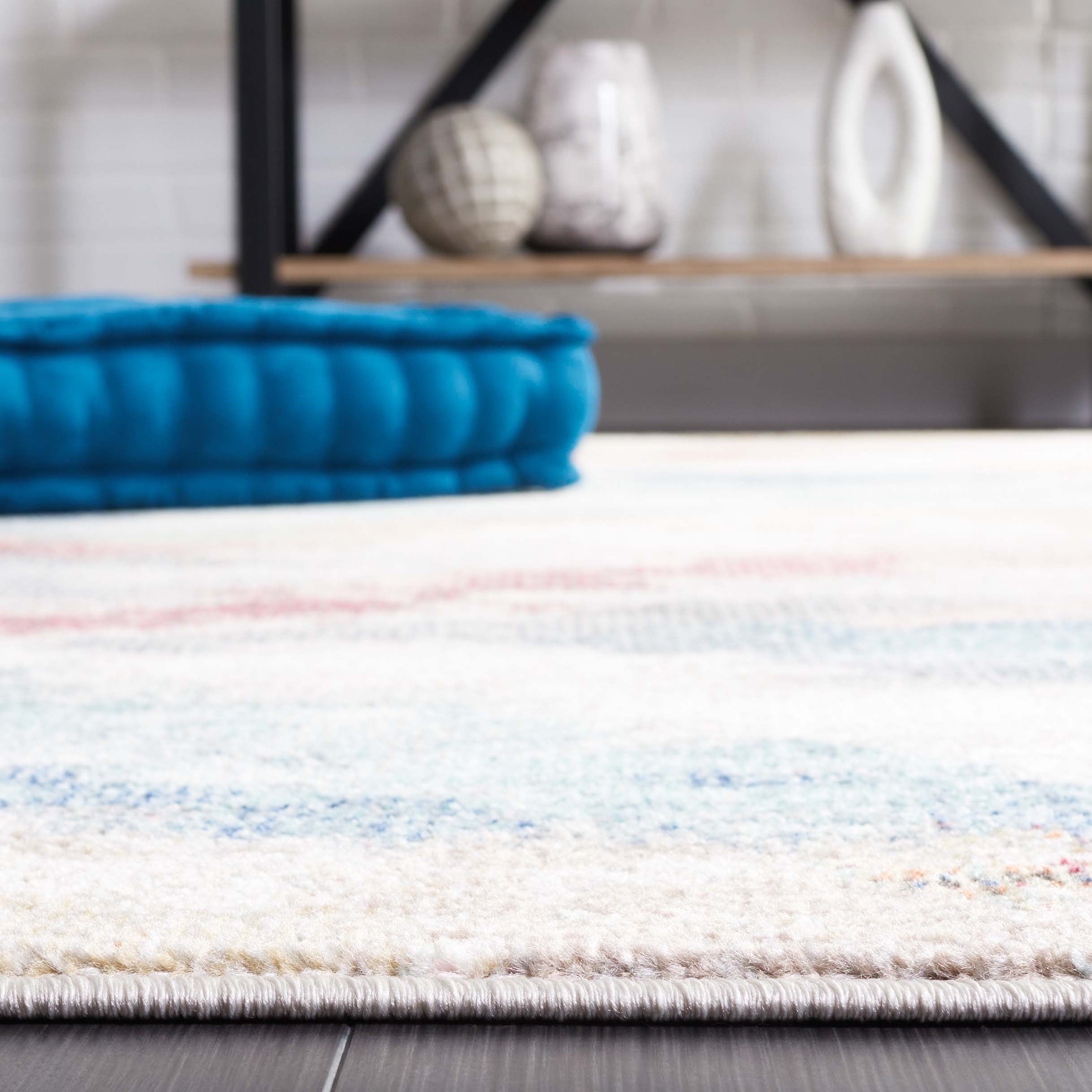 Safavieh Phoenix 551 Rug, PHX551 - Ivory / Blue Rust