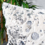 Safavieh Nars Pillow, PIL154 - White (Set of 2)