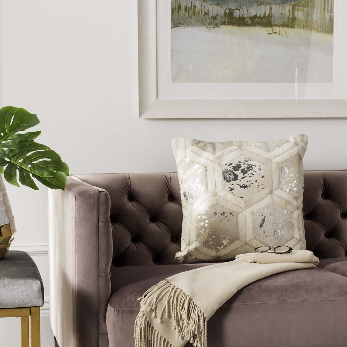 Safavieh Maggie Metallic Cowhide 20X20 Pillow, PLS242 - White/Silver