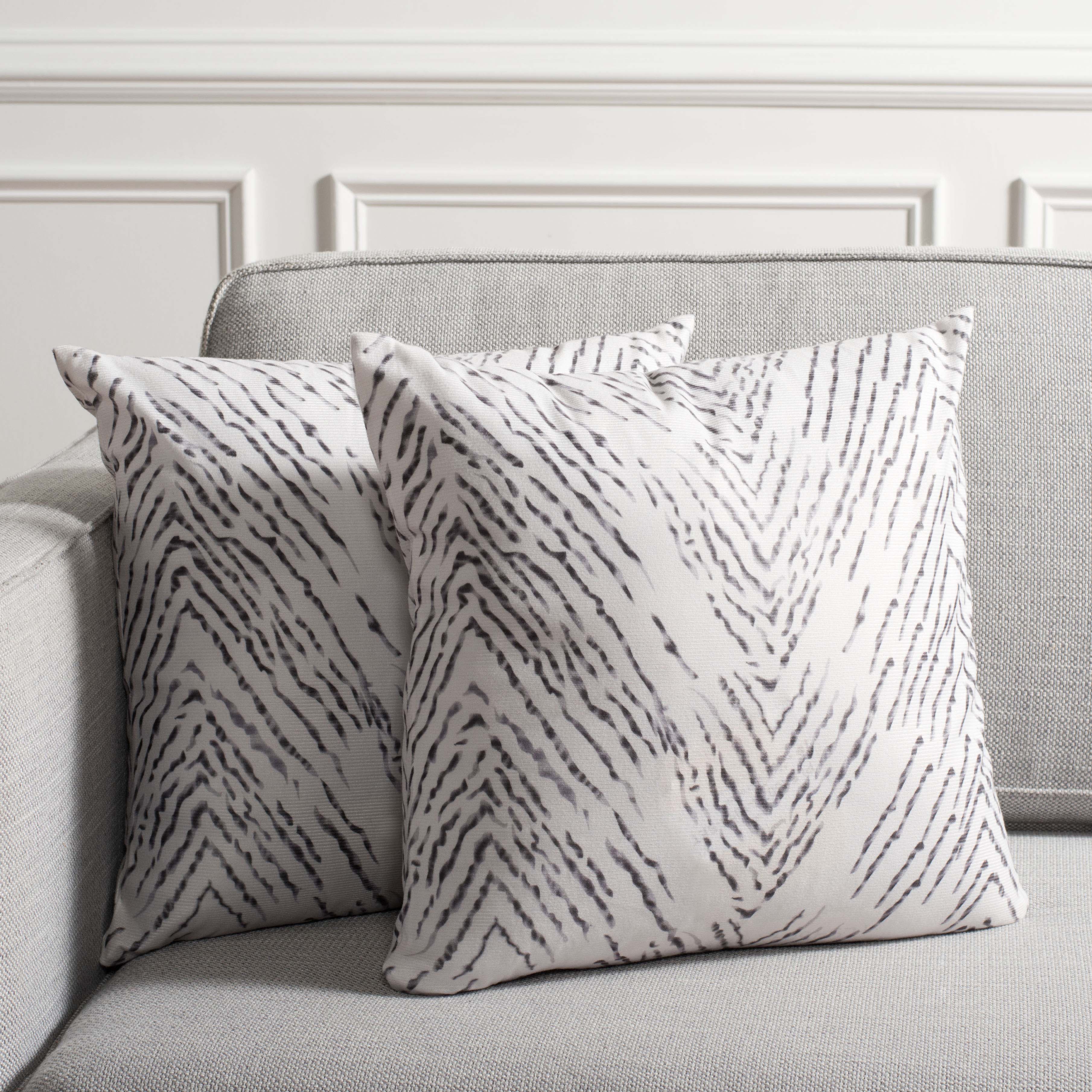 Safavieh Zecora Pillow , PLS4507 - Ivory / Black