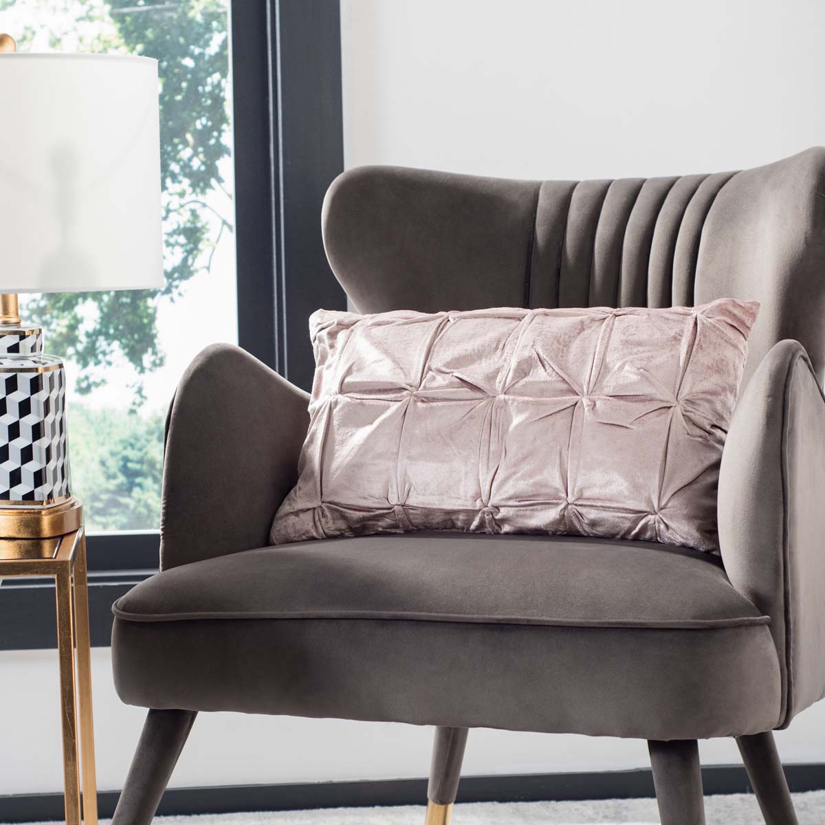 Safavieh Trinz Pillow Blush, PLS6512 - Blush