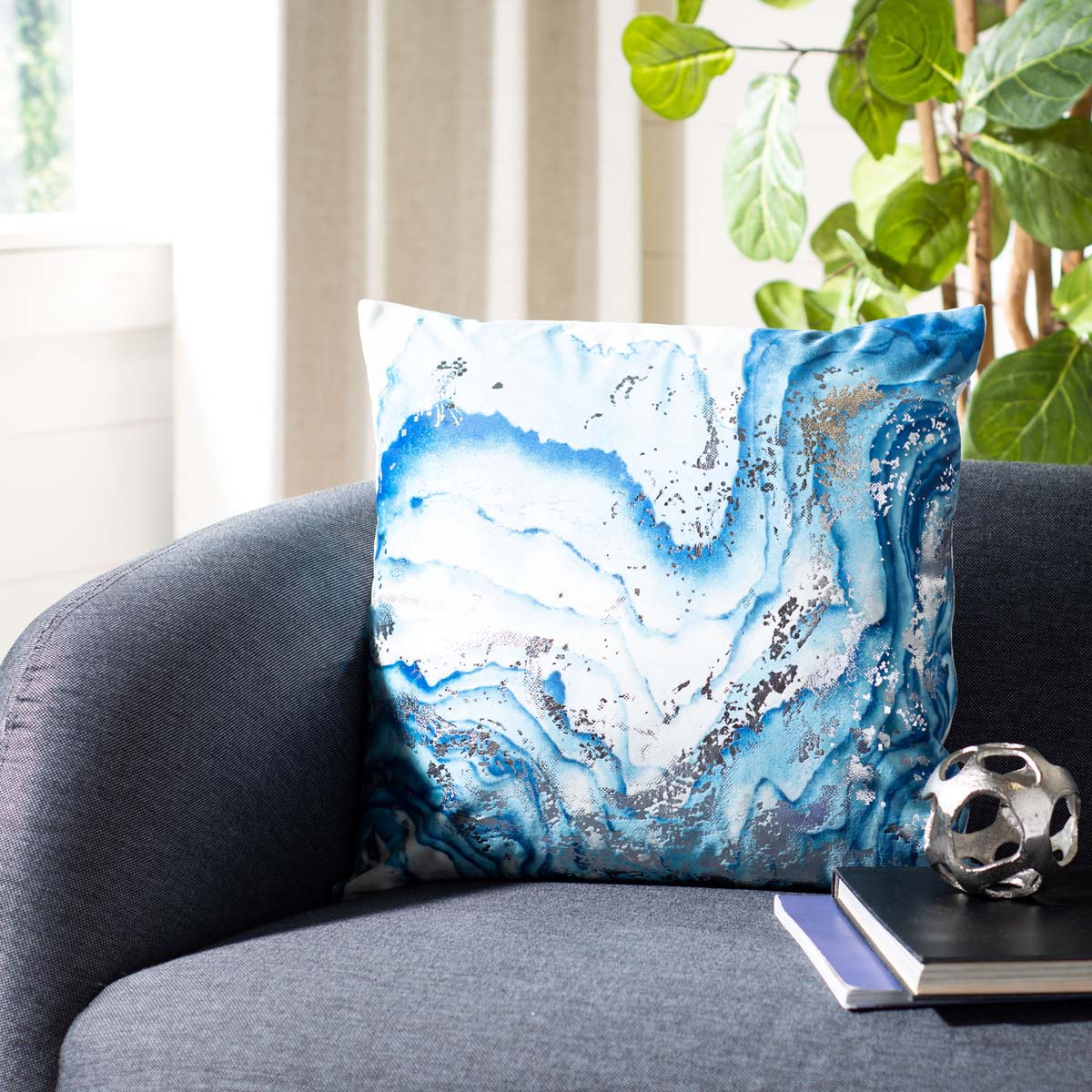 Safavieh Jakki Pillow, PLS7030 - Blue / White