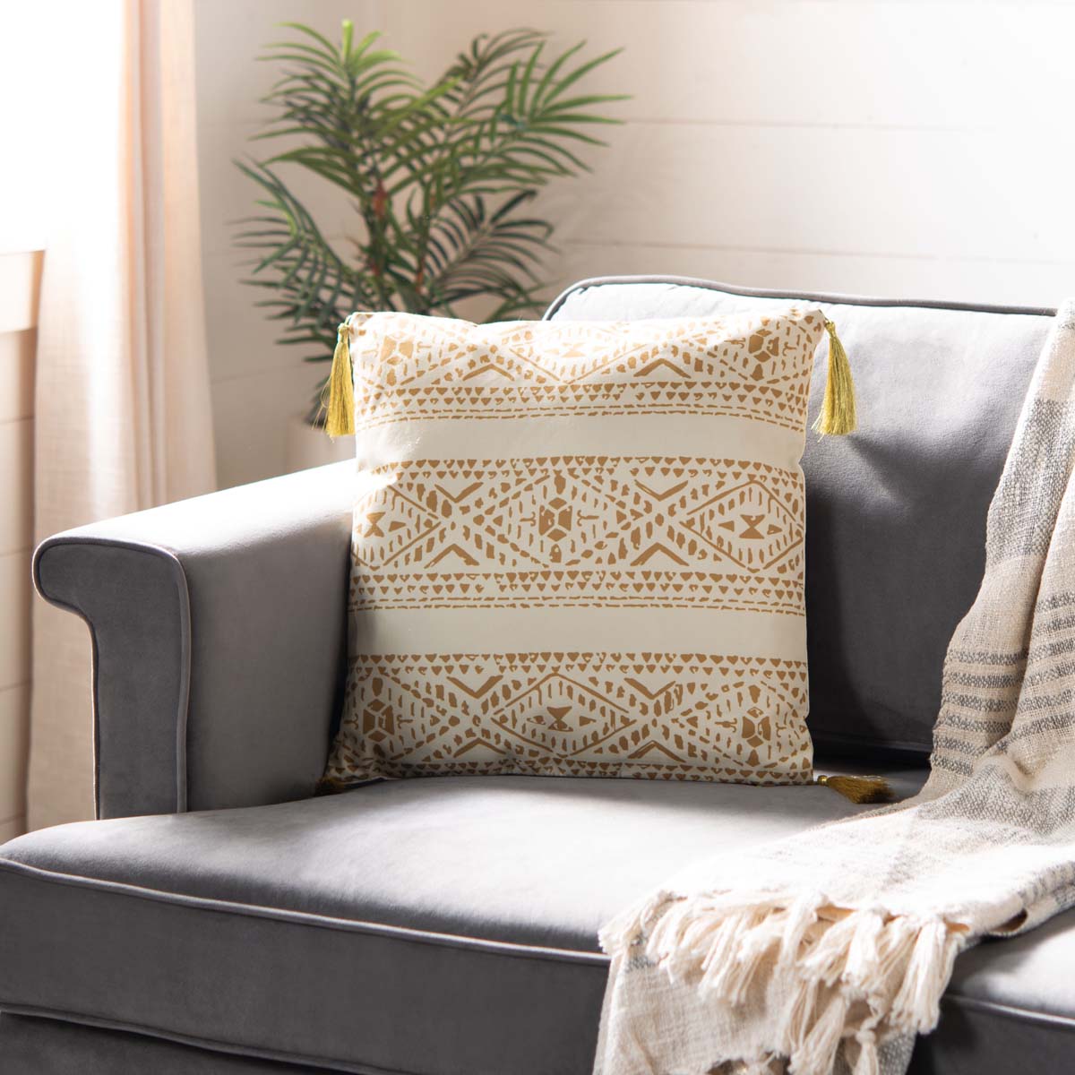 Safavieh Valen Pillow , PLS7128 - Beige/Brown