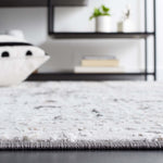 Safavieh Parker 100 Rug, PRK100 - Light Grey / Black