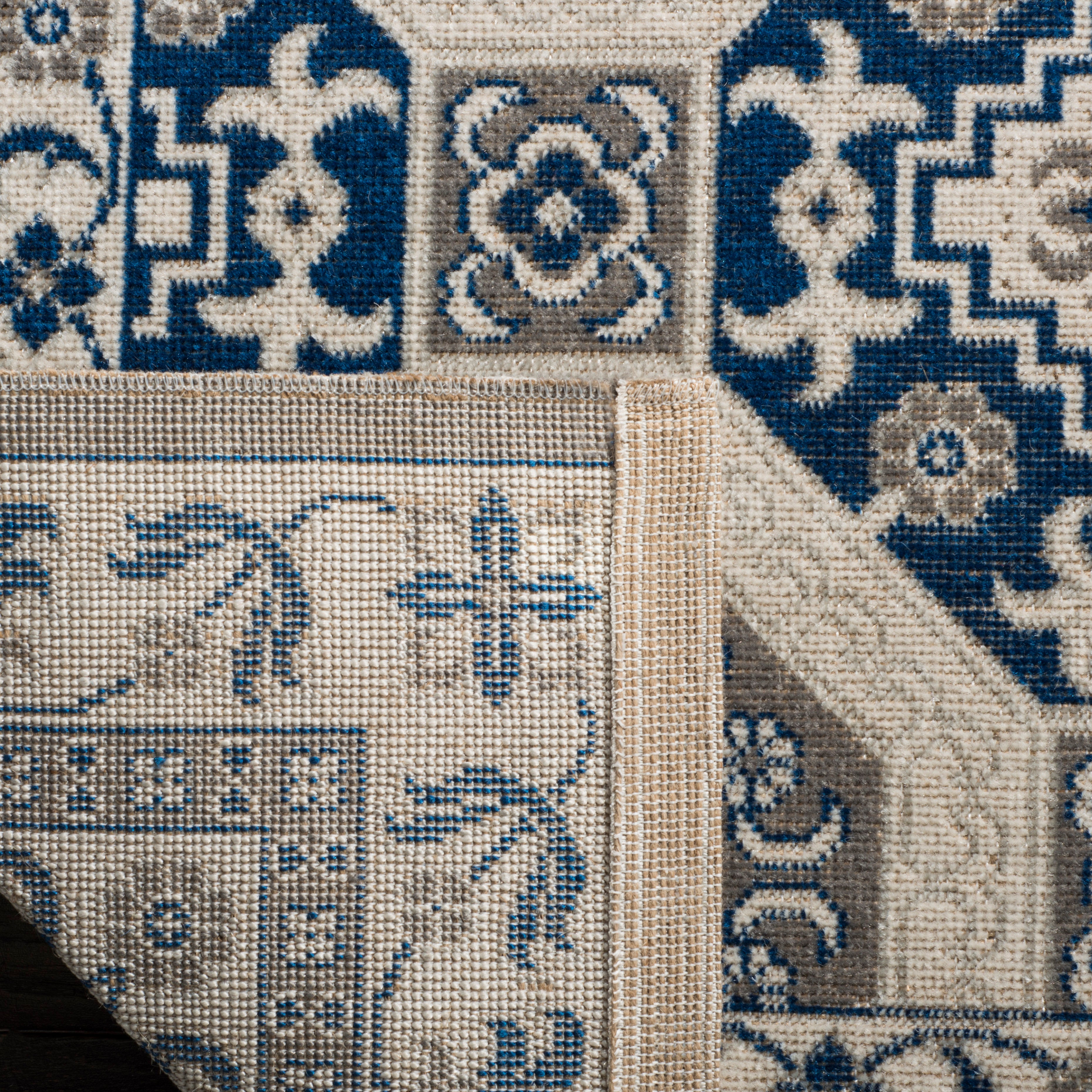 Safavieh Patina 320 Rug, PTN320 - Blue / Ivory