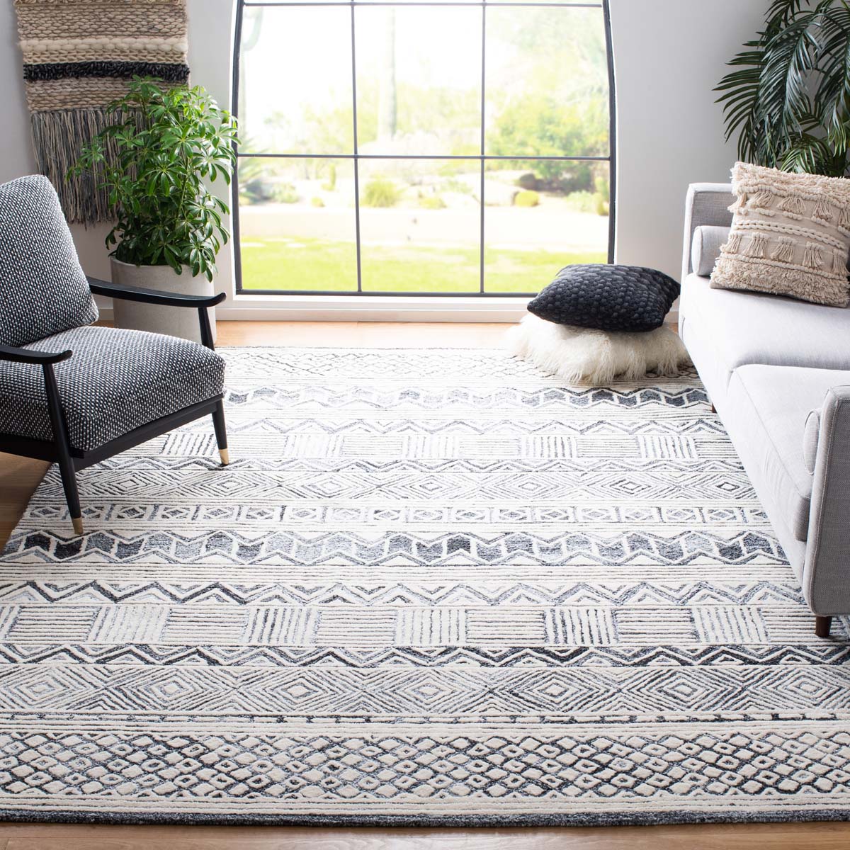 Safavieh Roslyn 802 Rug, ROS802 - Black / Ivory