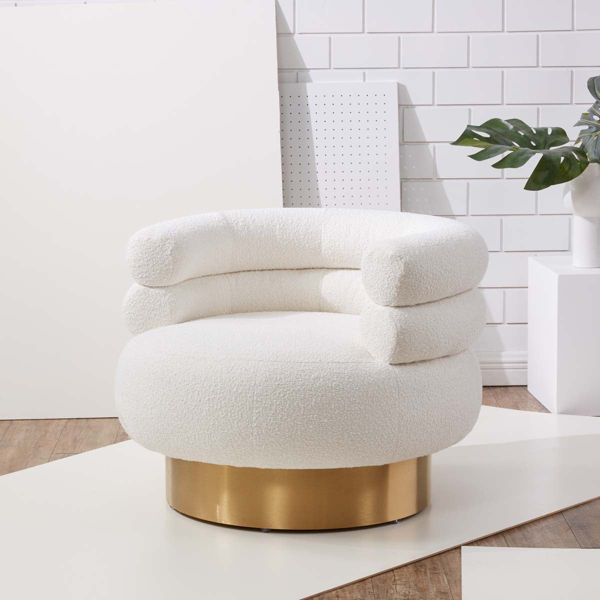 Safavieh Couture Wendell Swivel Chair - Ivory / Gold