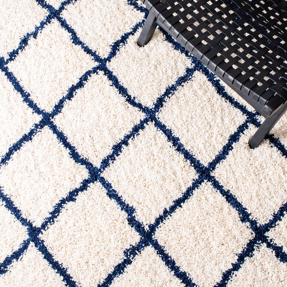 Safavieh Hudson Shag 222 Rug, SGH222 - Ivory / Navy