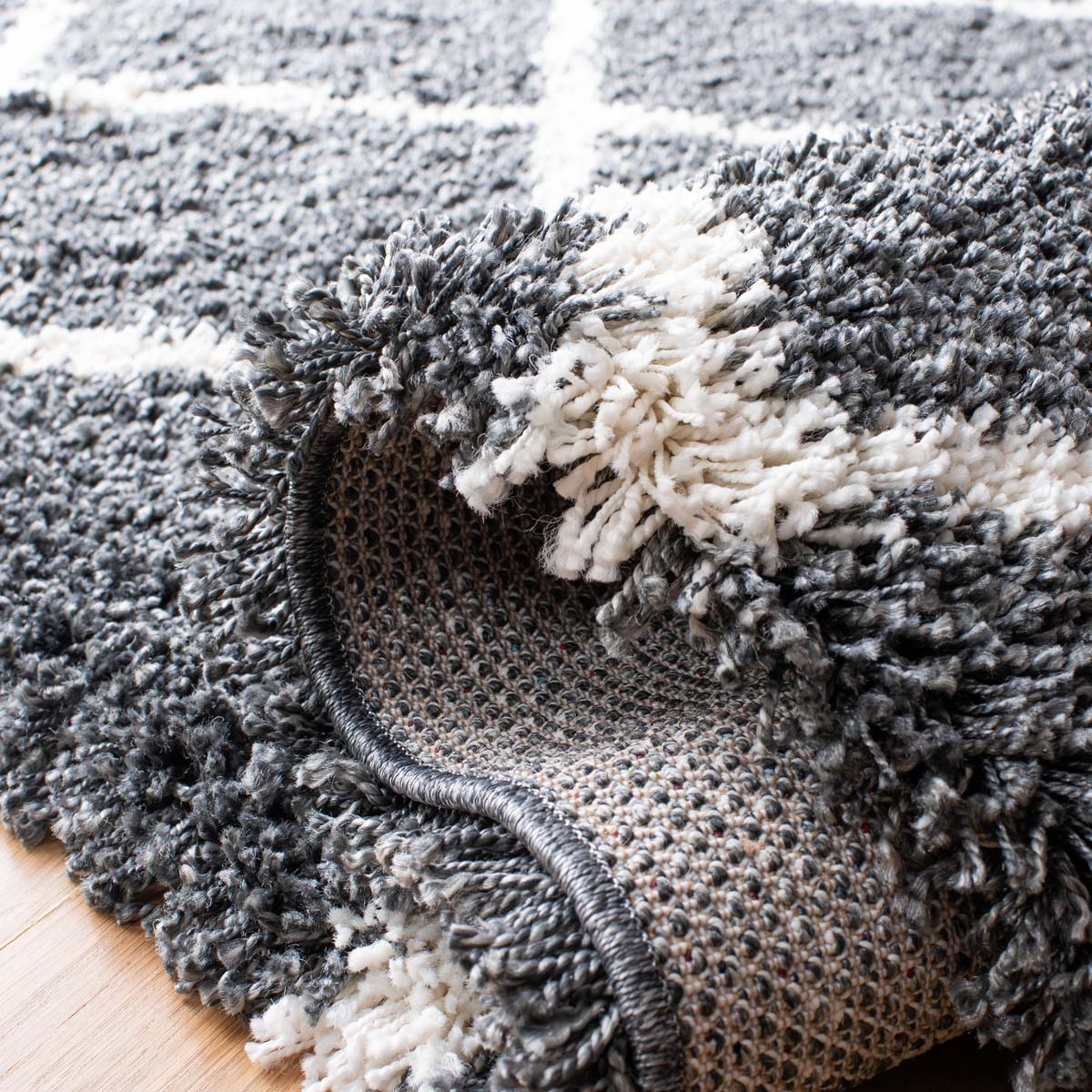 Safavieh Hudson Shag 222 Rug, SGH222 - Dark Grey / Ivory