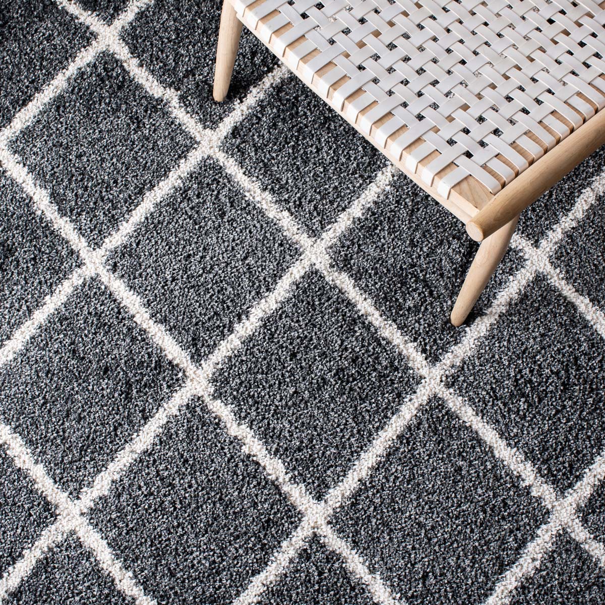 Safavieh Hudson Shag 222 Rug, SGH222 - Dark Grey / Ivory