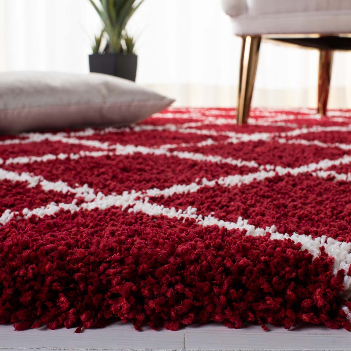 Safavieh Hudson Shag 222 Rug, SGH222 - Red / Ivory