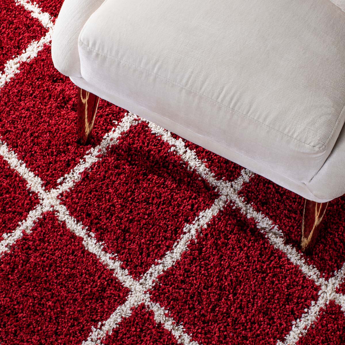 Safavieh Hudson Shag 222 Rug, SGH222 - Red / Ivory