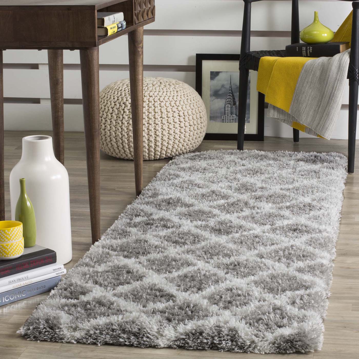 Safavieh Indie Shag 322 Rug, SGI322 - Grey / Ivory