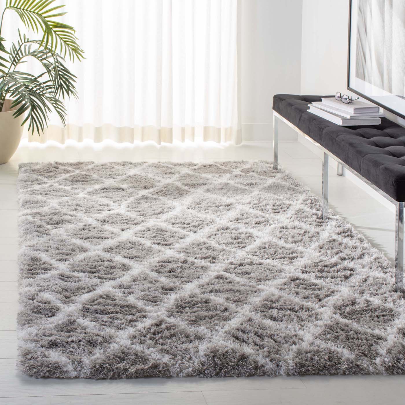 Safavieh Indie Shag 322 Rug, SGI322 - Grey / Ivory