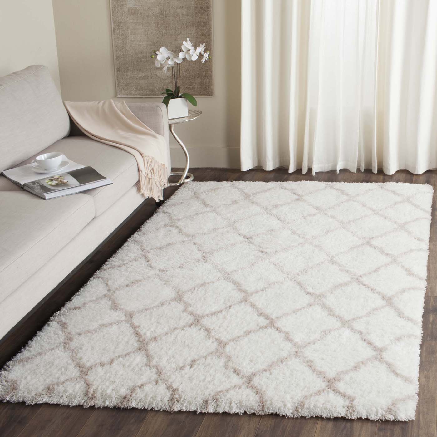 Safavieh Indie Shag 322 Rug, SGI322 - Ivory / Mushroom