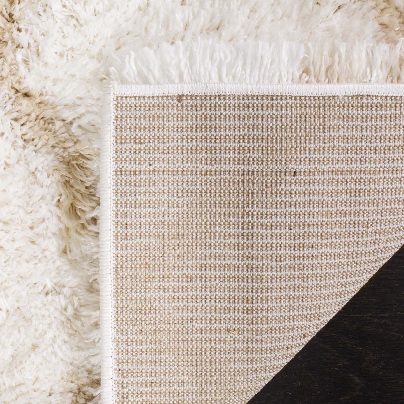 Safavieh Indie Shag 322 Rug, SGI322 - Ivory / Light Beige